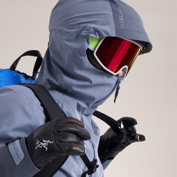 SOLD $750 Arcteryx Women’s sz S Sentinel GORE-TEX Ski Snowboard Jacket Shell - Picture 5 of 7